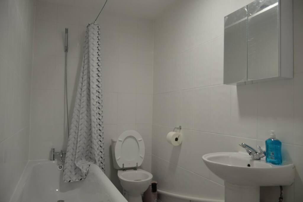 Hébergement de vacances 4 Bedroom House *